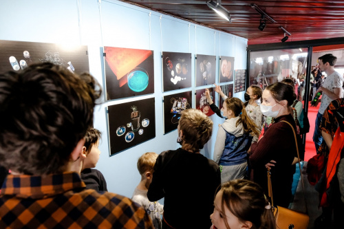 Выставка научной фотографии "Объекты и структуры" в Музейный центр «Площадь Мира».