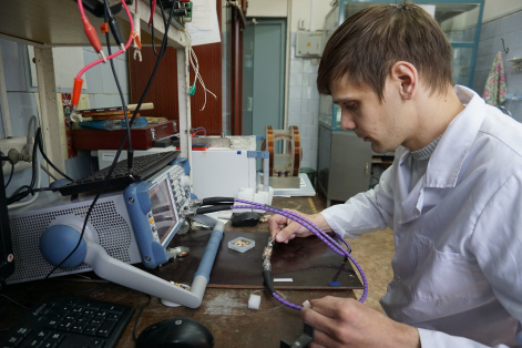 Красноярские ученые изготовили миниатюрные полосно-пропускающие фильтры для спутниковых антенн
