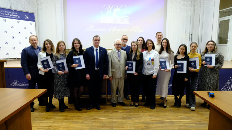 Новые выпускники аспирантуры получили дипломы