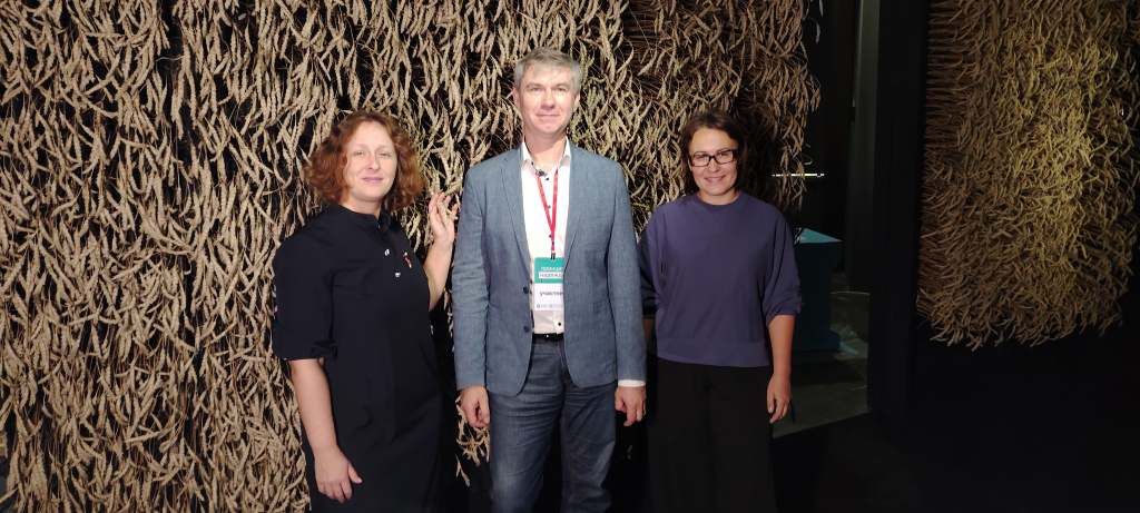 Александра Семенова, Егор Задереев и Анастасия Безвершук.jpg