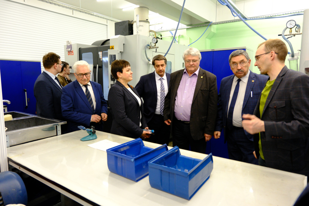 3_Лаборатория Электродинамики СВЧ устройств специальной радиоаппаратуры.JPG