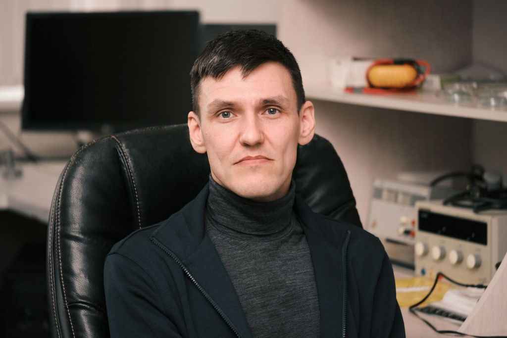 Крахалев Михаил кандидат физико-математических наук, старший научный сотрудник ИФ СО РАН.jpg