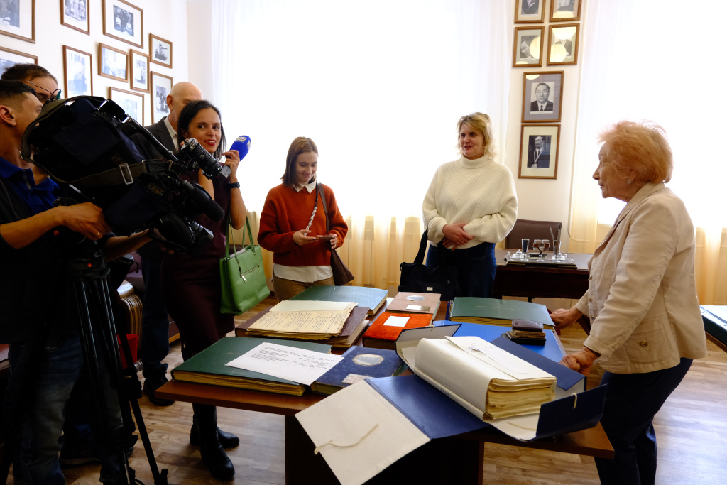 1_Журналисты в музее им. Л.В. Киренского.JPG