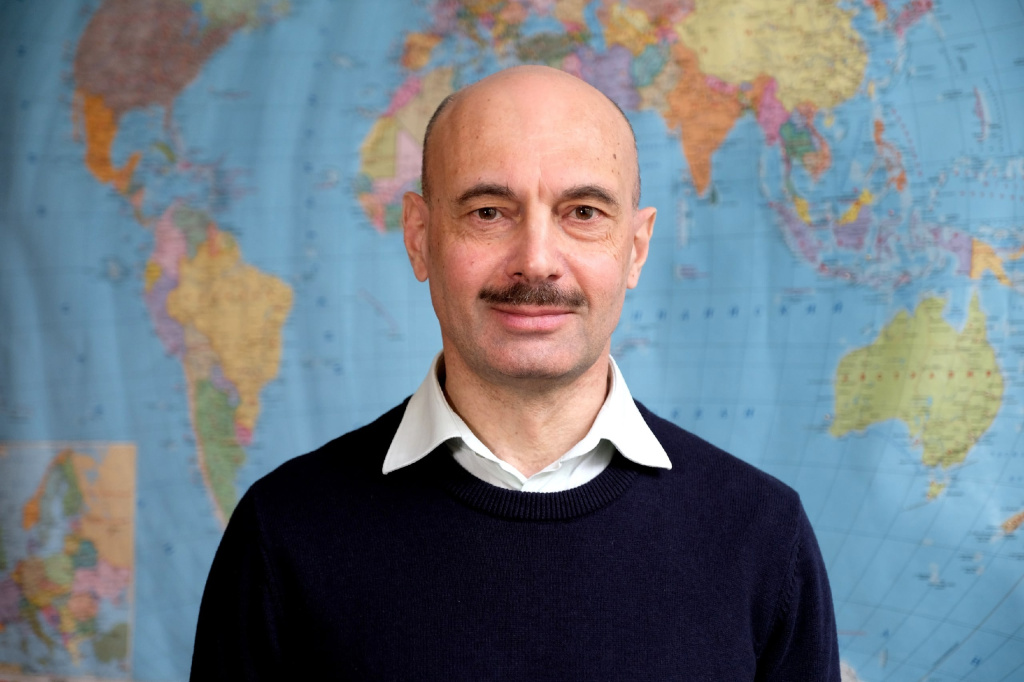 Заведующий лабораторией экспериментальной гидроэкологии Института биофизики СО РАН Михаил Гладышев.jpg