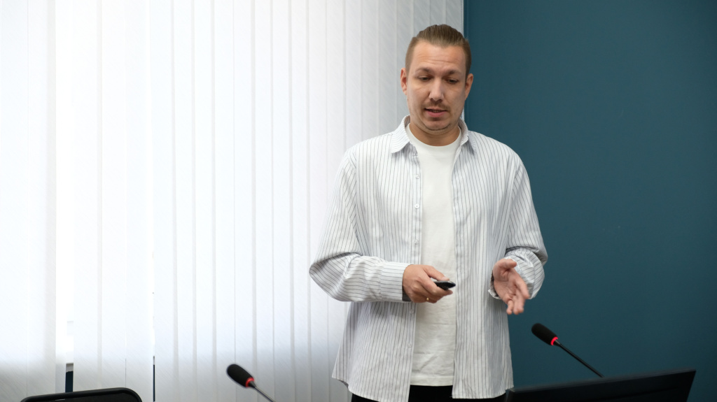 Дмитрий Харламов.JPG