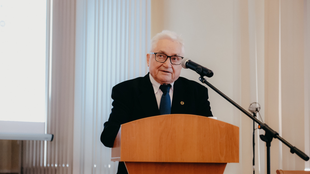 академик РАН Василий Шабанов.jpg