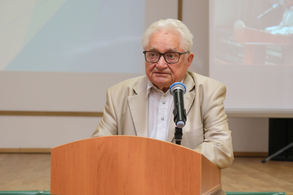 Василий Филиппович Шабанов, академик РАН и научный руководитель ФИЦ КНЦ СО РАН.jpg