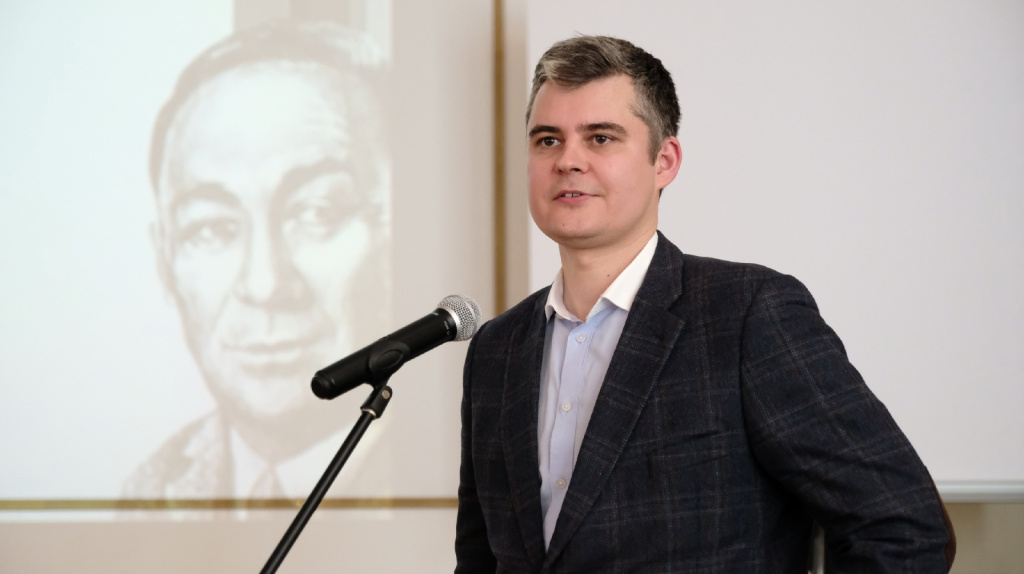 3_Антон Злотников, ученый секретарь ИФ СО РАН.jpg