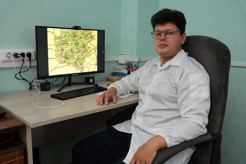 Петр Ким, научный сотрудник Института физики им. Л.В. Киренского СО РАН.jpg
