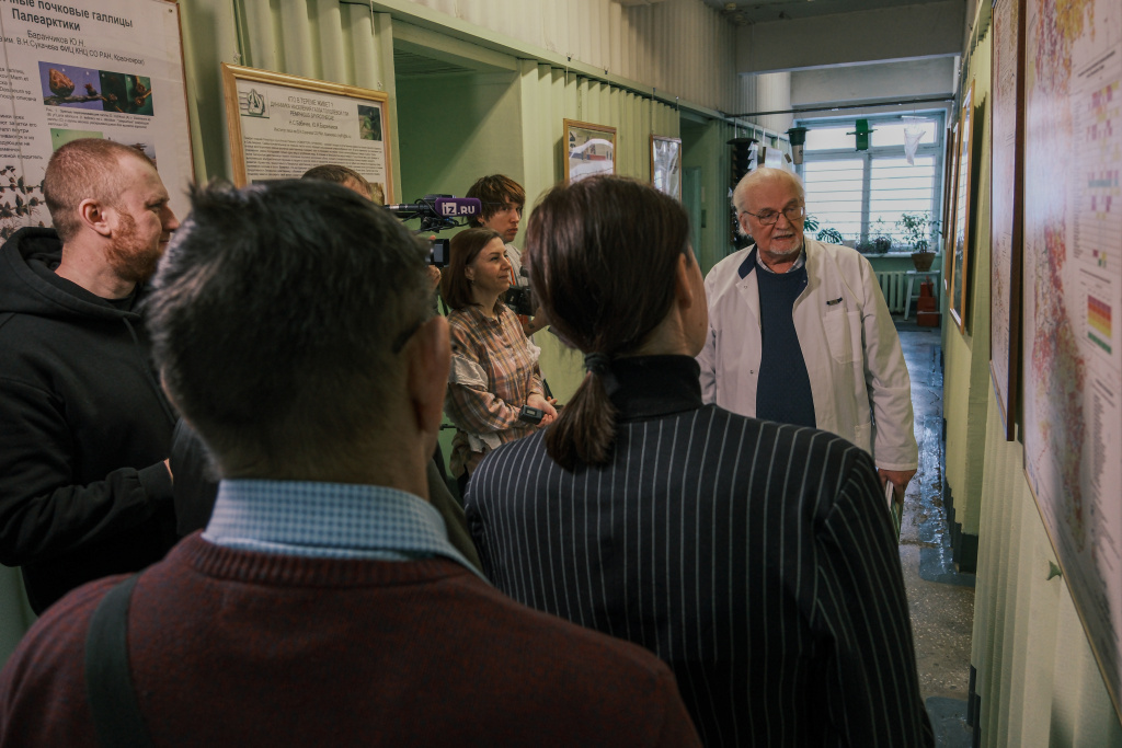 2_кандидат биологических наук Юрий Баранчиков, заведующий лабораторией лесной зоологии Института леса им. В.Н. Сукачева СО РАН.jpg